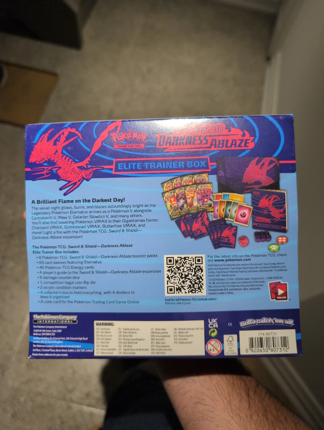 Pokémon Sword & Shield Darkness Ablaze Elite Trainer Box - photo 3