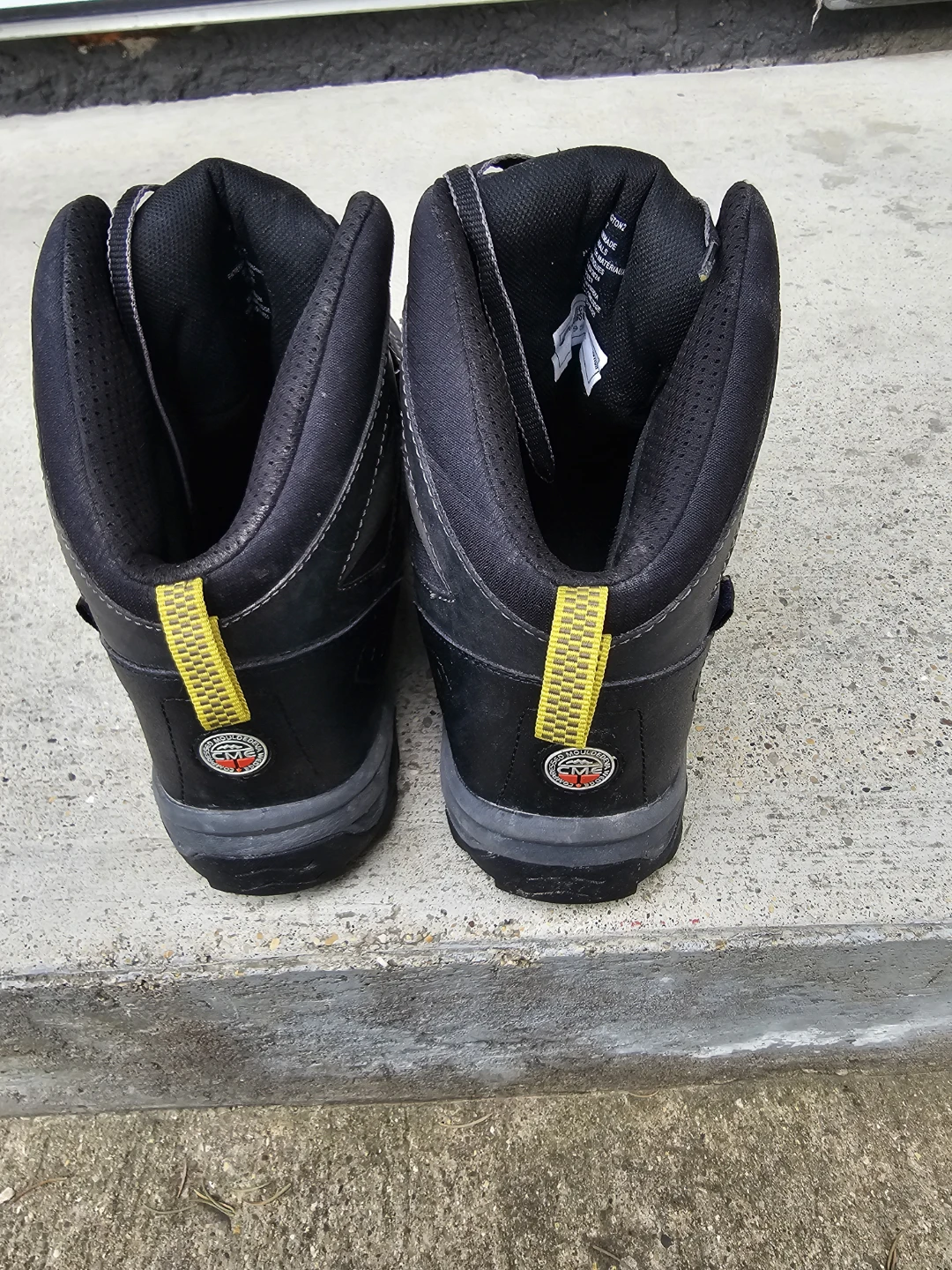 CONSTRUCTION BOOT