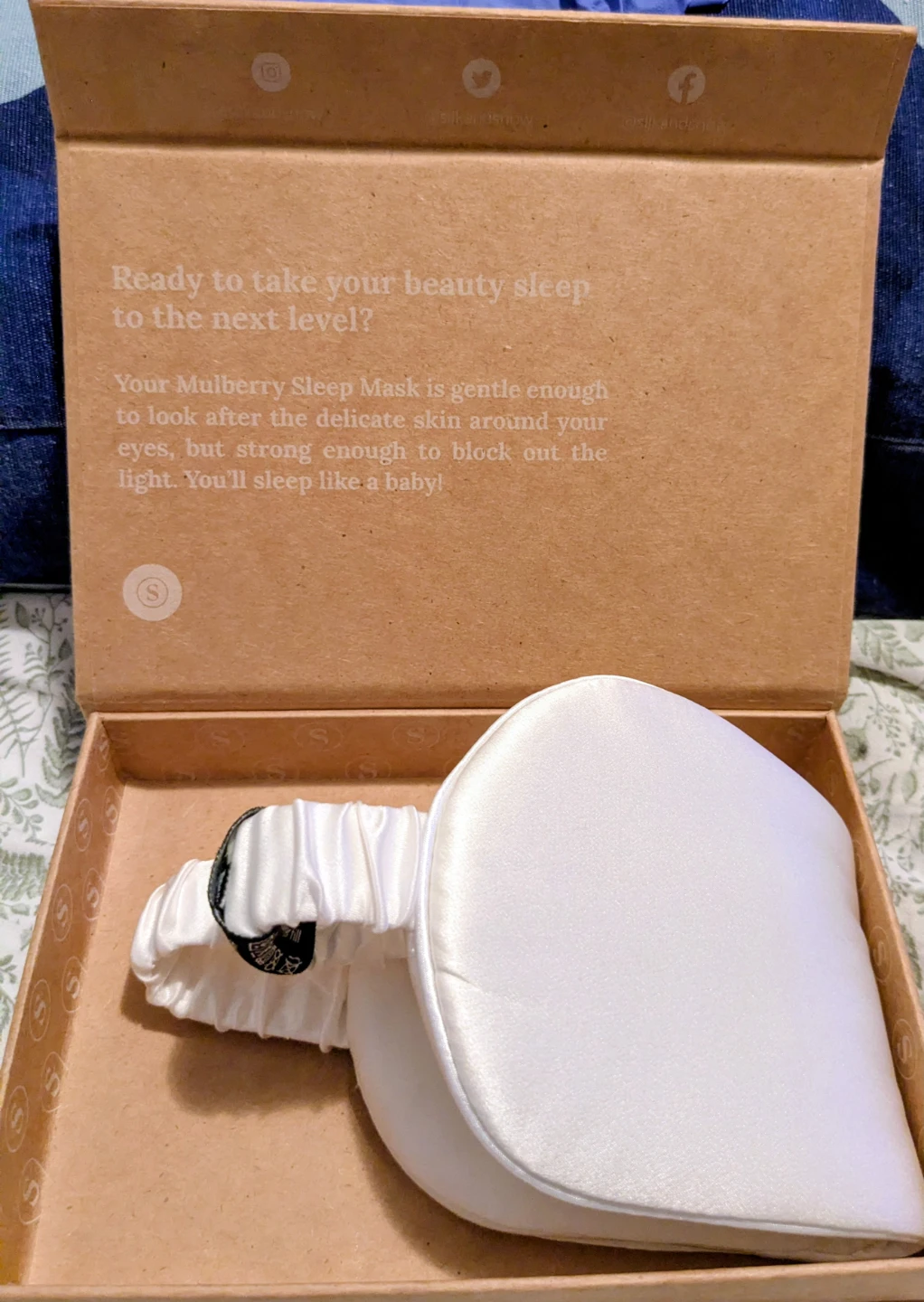 Silk & Snow Mulberry Silk Sleep Mask - White