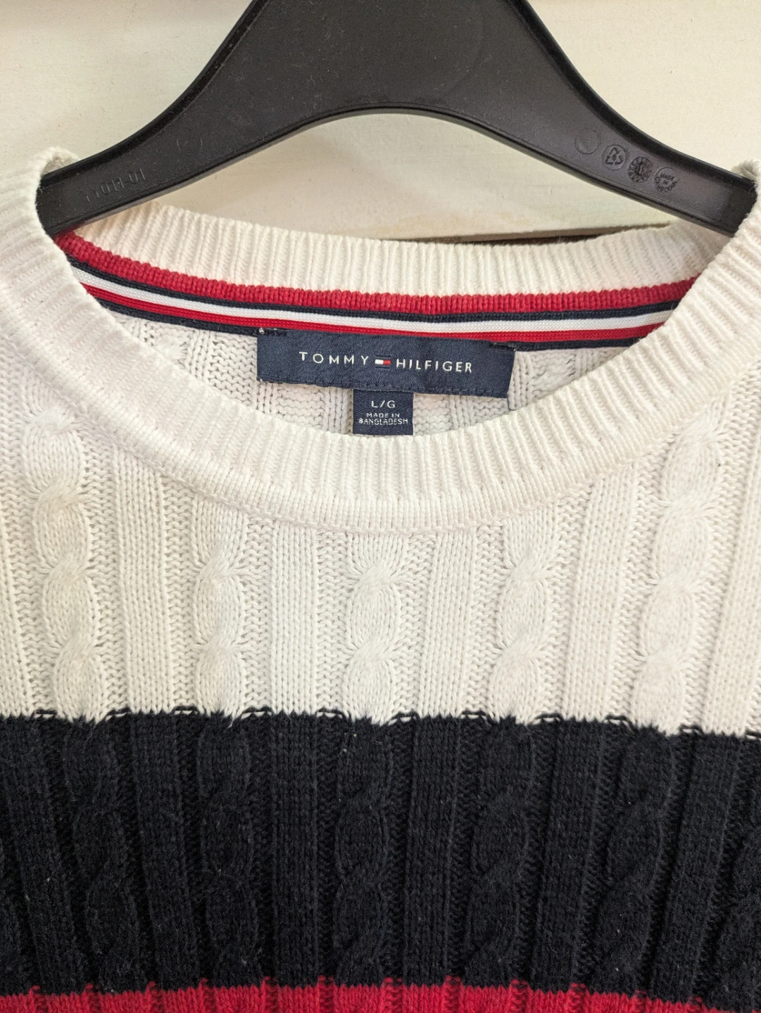 Tommy Hilfiger Cable Knit Sweater - White/Black/Red - Large