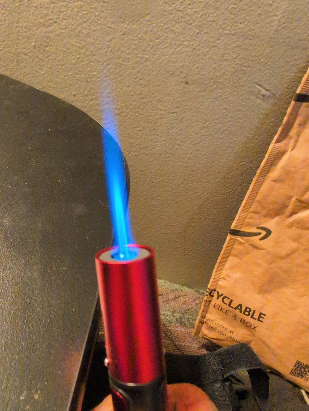 Honest Plasma Lighter Red
