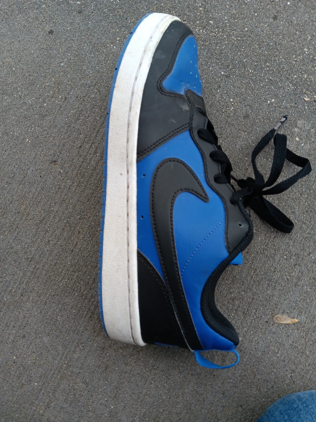 Nike Men's Blue & Black Sneakers