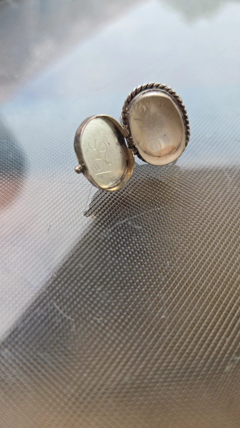 Vintage Sterling Silver Poison Ring - photo 3