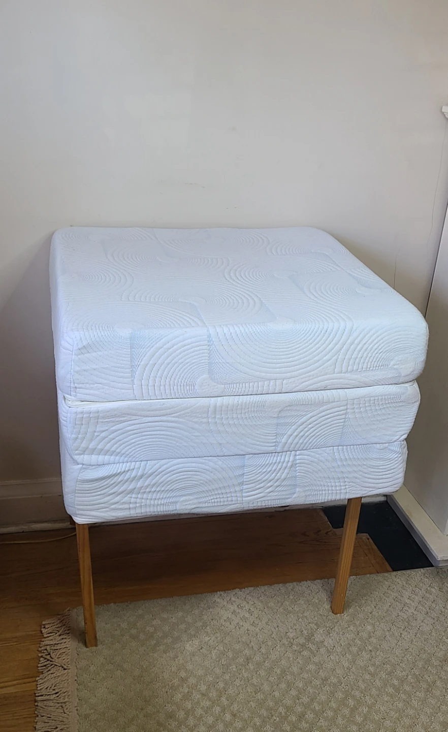 Like New! Zinus Tri-Fold Twin Mattress 5" Thick - photo 5
