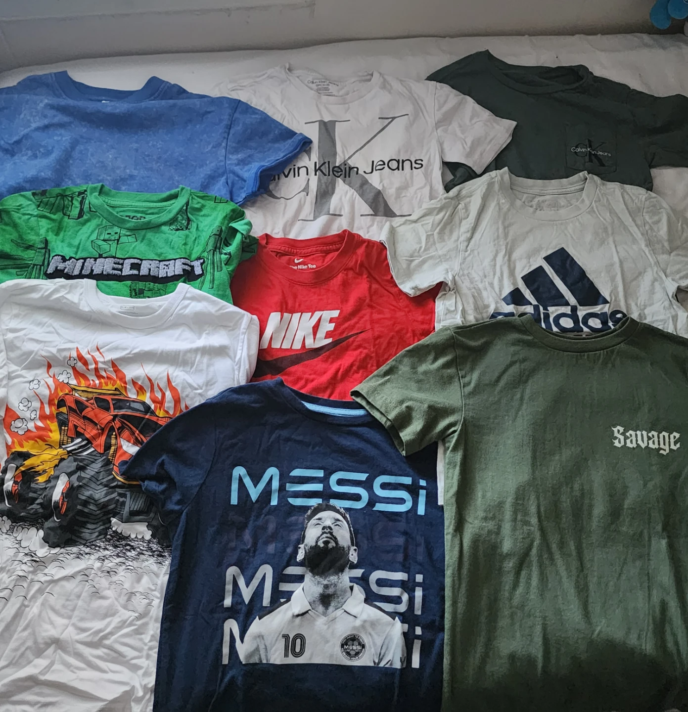 Assorted kids t-shirts (9pieces) size kids 7/8