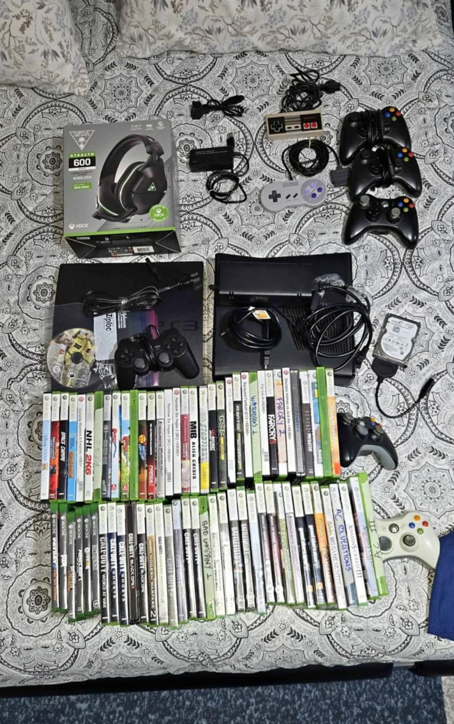 Xbox 360 +ps3 with games and headset .....