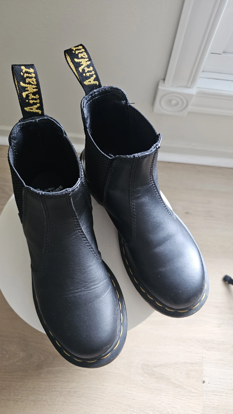 Dr. Martens Black Leather Chelsea Boots - photo 2