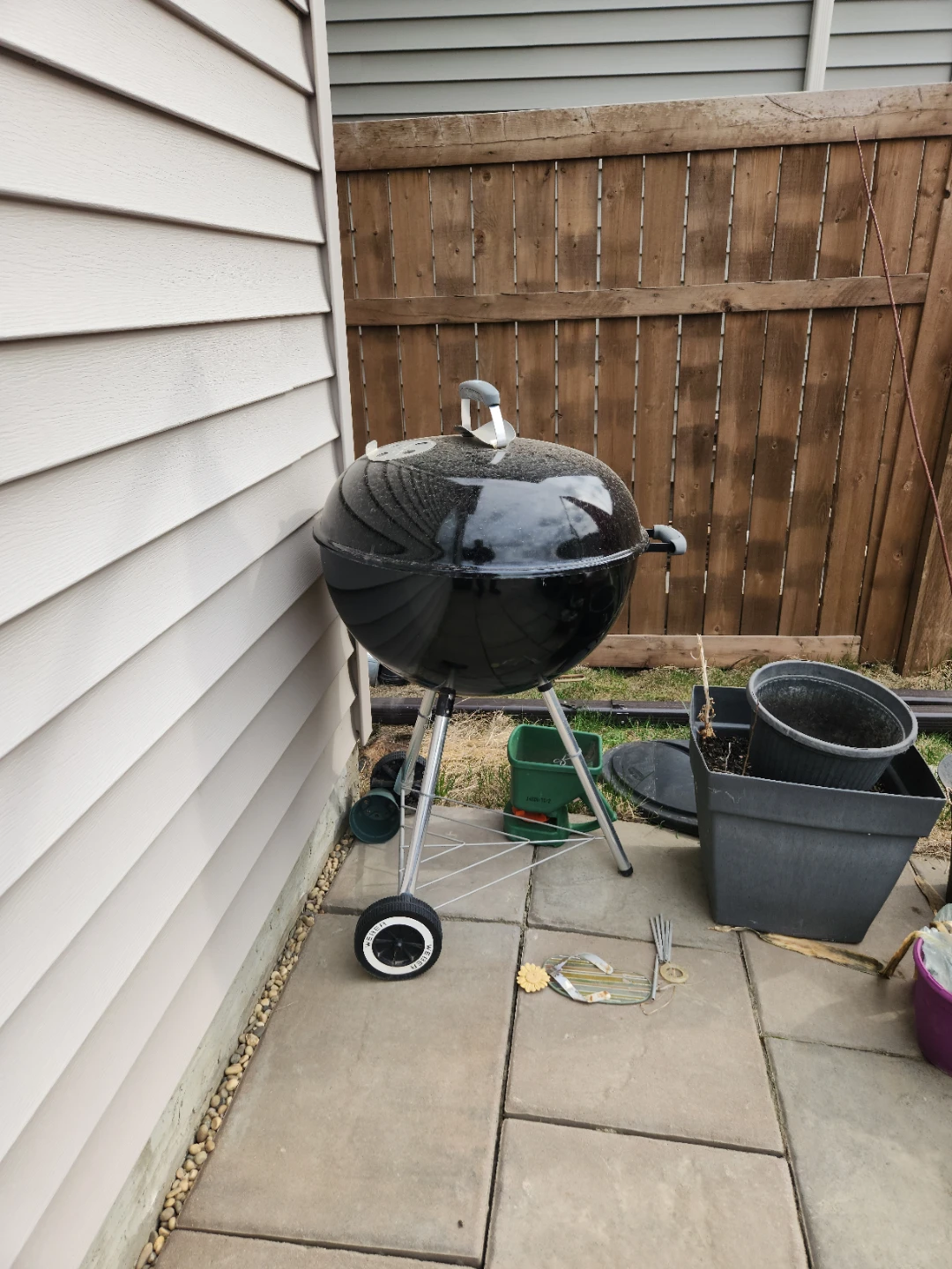 Weber Kettle Charcoal BBQ Grill