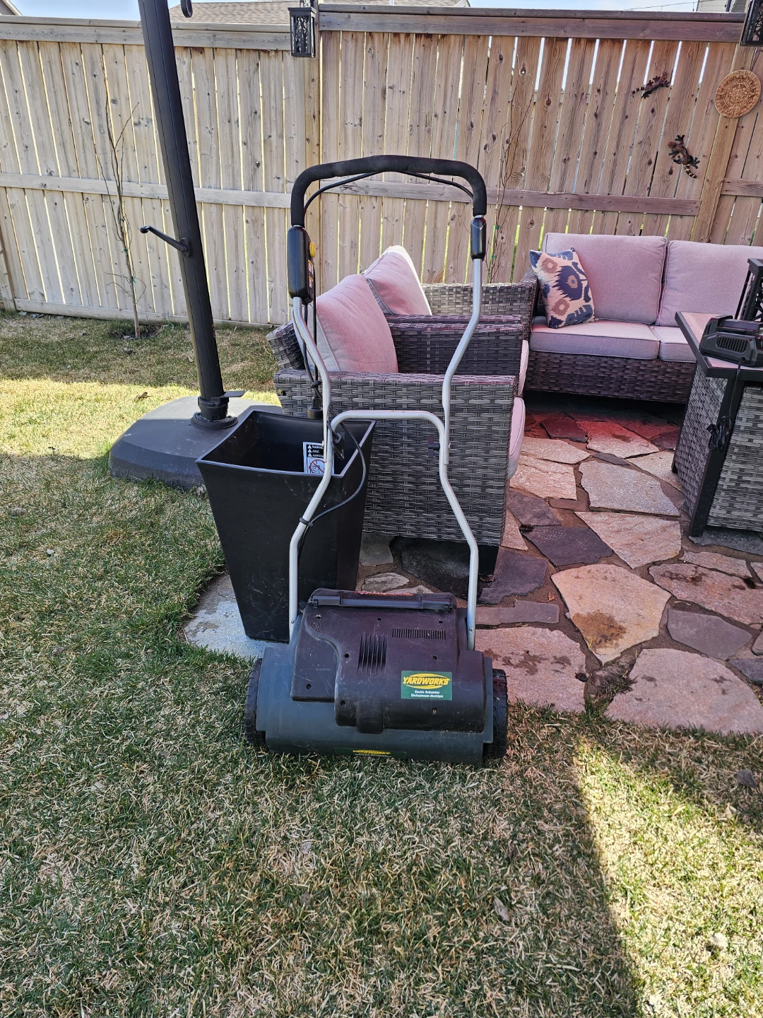 Yardworks Lawn Dethatcher/Scarifier