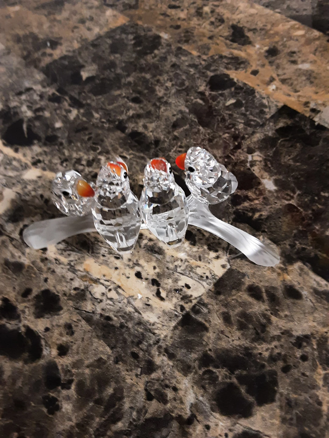 Swarovski crystal baby lovebirds perched on Branch Figurine - photo 2