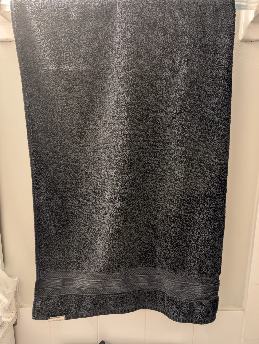 Black Bath Towel 76 x 137 cm - photo 4