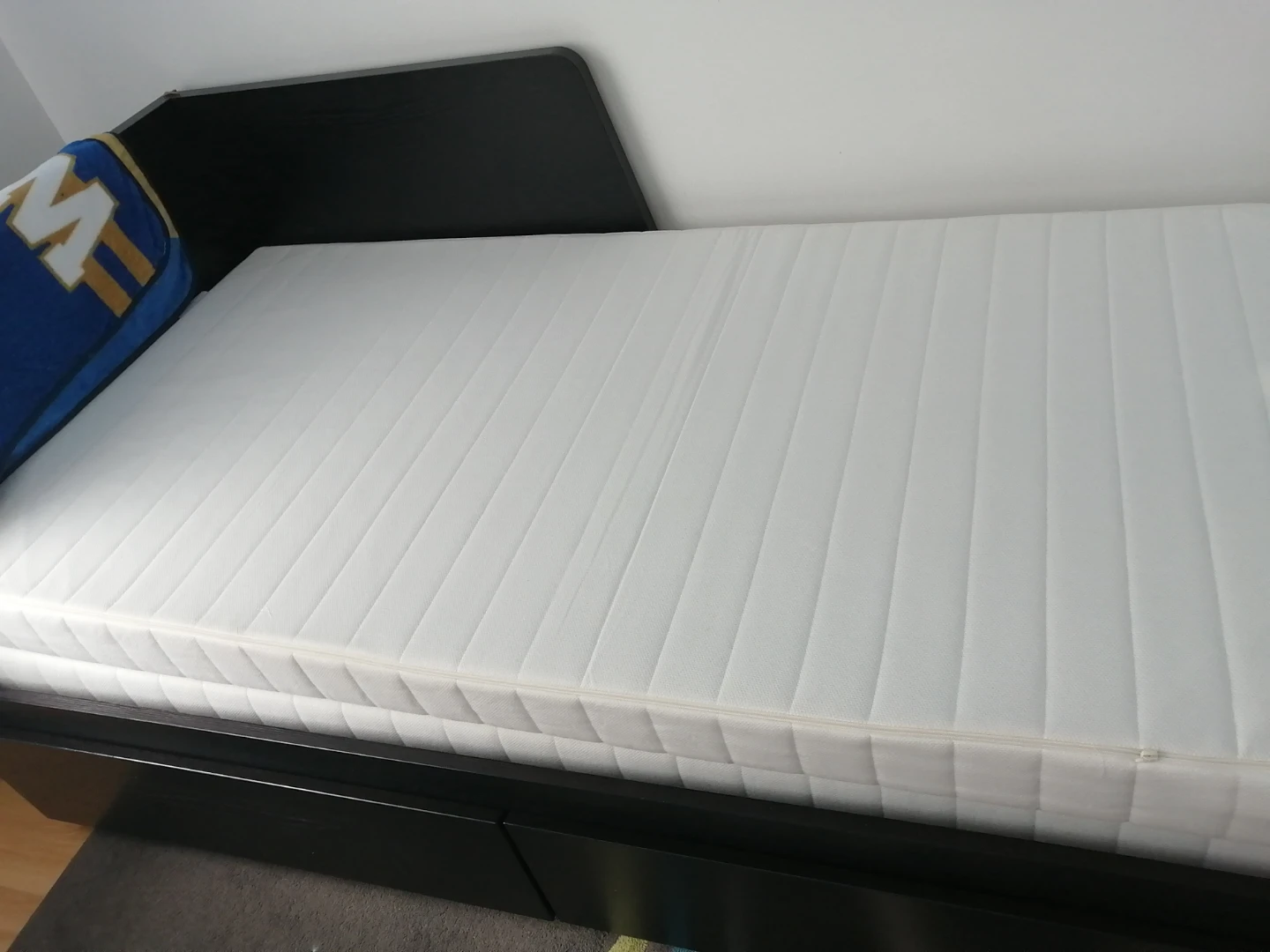 IKEA FLEKKE Day-bed with 2 drawers and mattress
