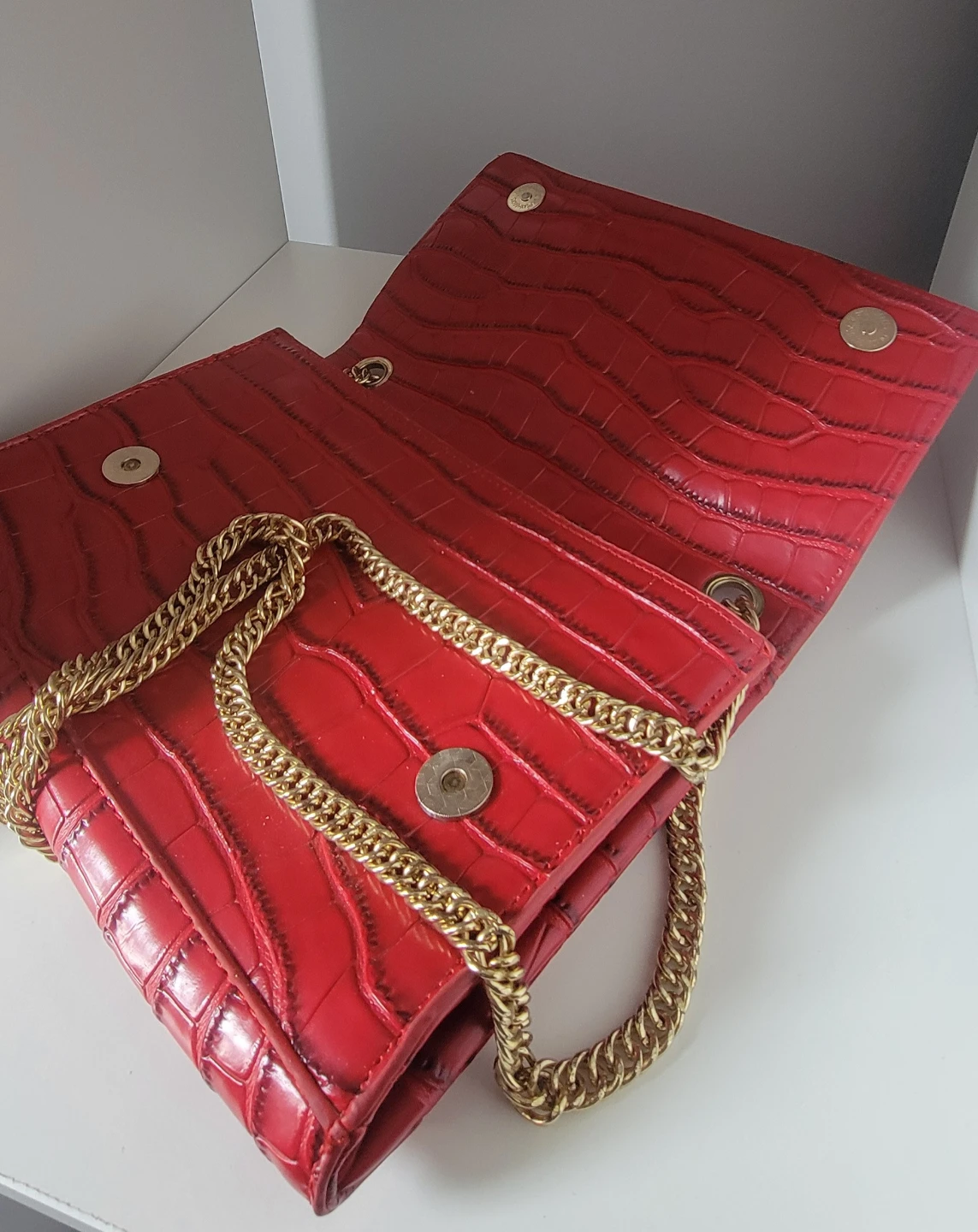 Red Croc Embossed Chain Shoulder Bag - photo 3
