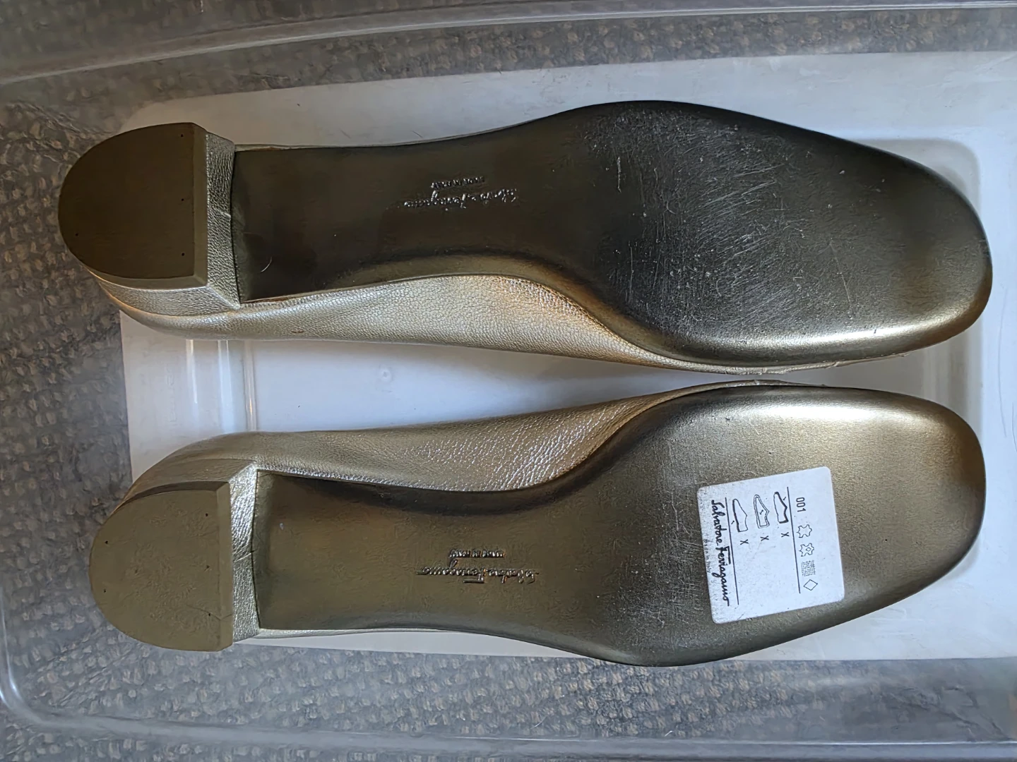 Salvatore Ferragamo Gold Leather Leaf Detail Ballet Flats - photo 4