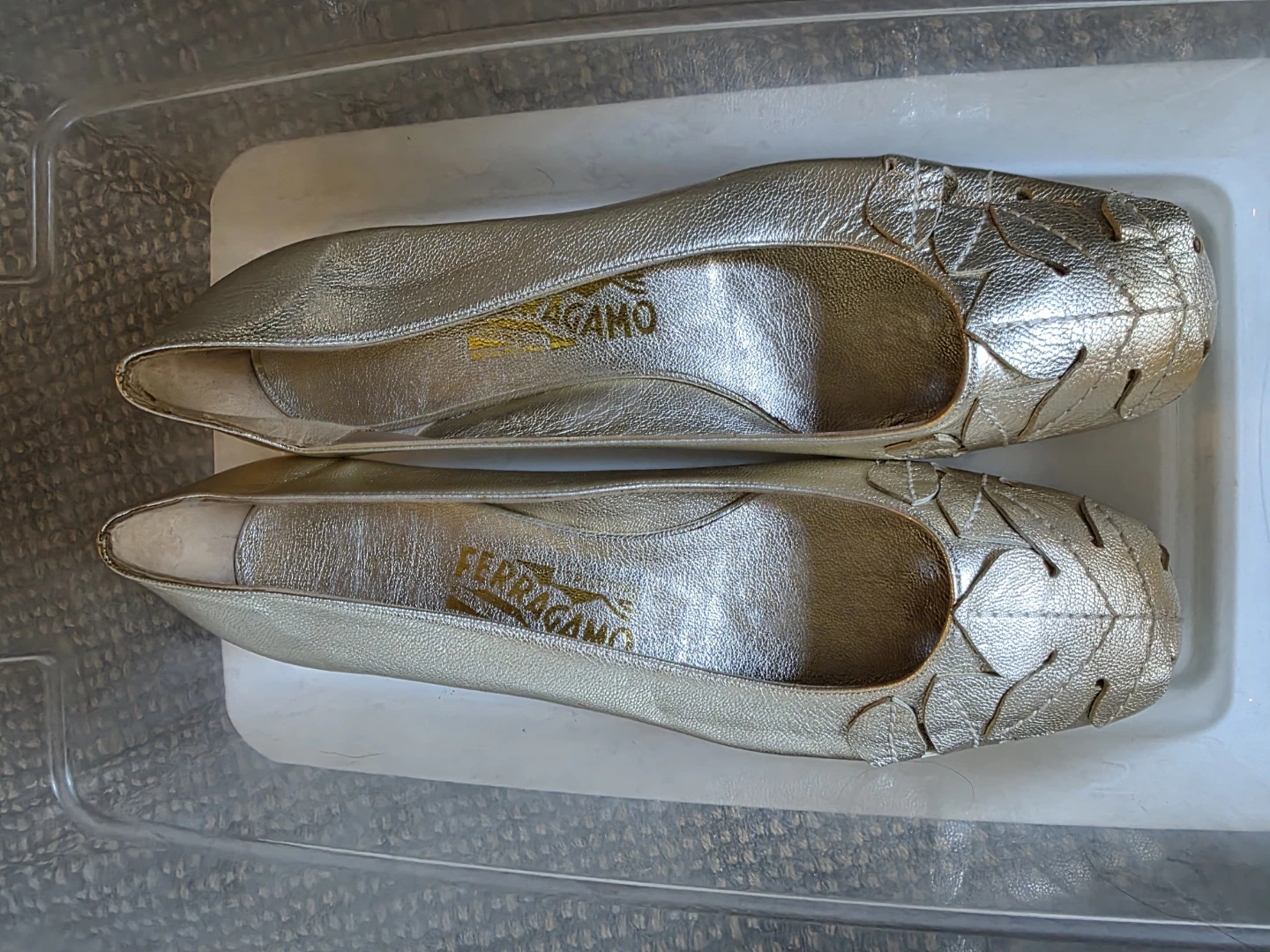 Salvatore Ferragamo Gold Leather Leaf Detail Ballet Flats - photo 5