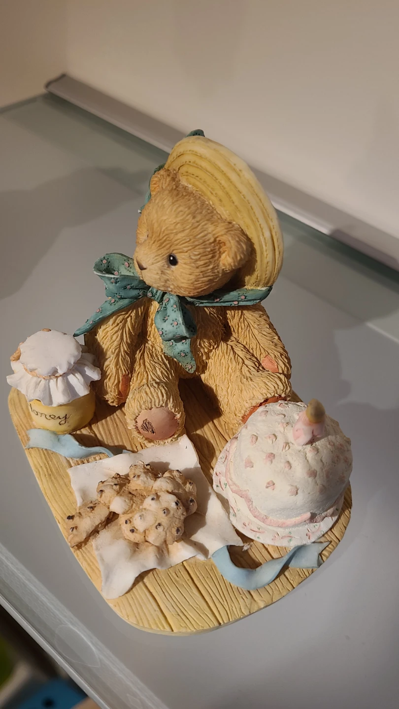 Cherished Teddies "A Little Treat" Figurine - photo 3