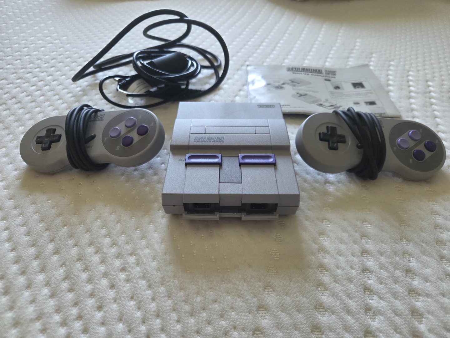 Super Nintendo Entertainment System Console with 2 Controllers - photo 2