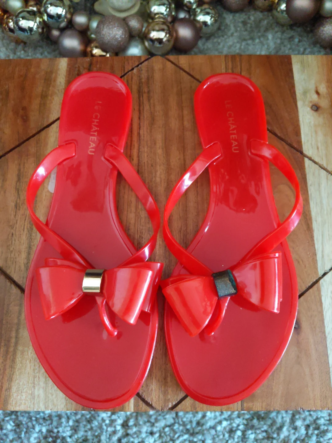 Le Château Red Pin Up Flip Flops with Bows nwt - photo 2