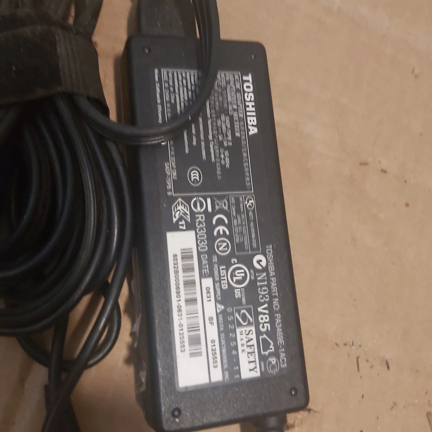 Toshiba Laptop AC Adapter PA3468E-1AC3 - photo 4