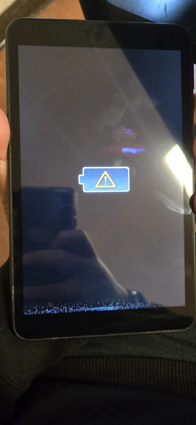 Tablet (for parts/repair) dont have charger to test - photo 3