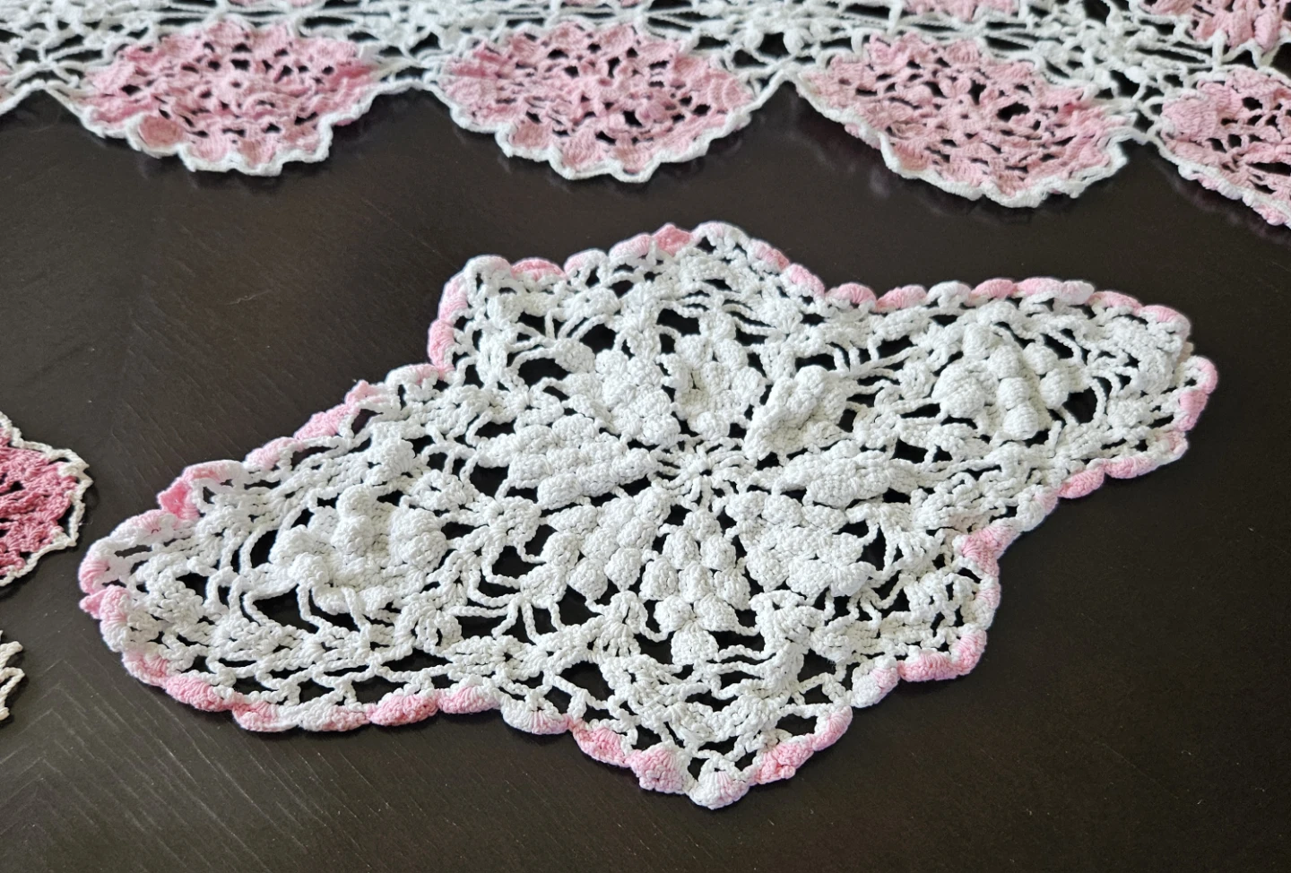 Vintage Doilies/Table Centre Pieces - photo 2