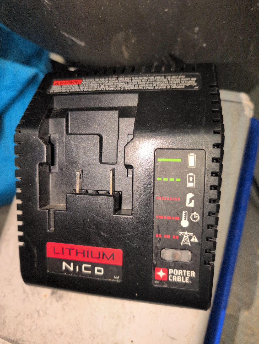 Porter-Cable PCXMVC 10.8V-18V Ni-CD/Li-ION Charger