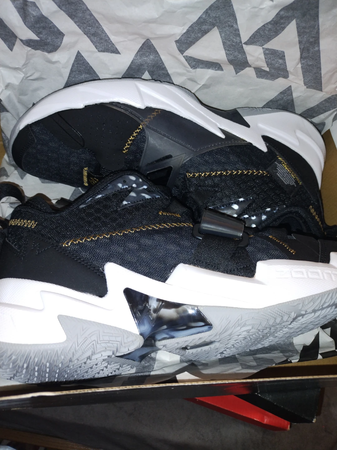 Jordan Why Not Zer0.3 Black/Metallic Gold-White Size 12 Sneakers - photo 2