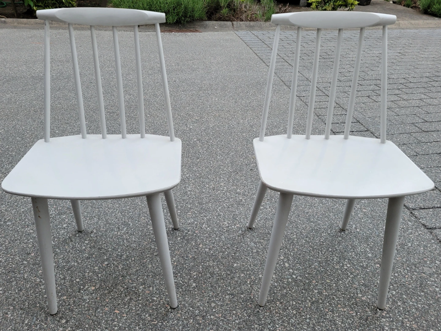 Two White Spindle Back Chairs. $25 Each. - photo 2