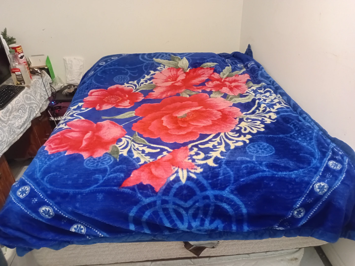 Blue floral fleece blanket - photo 3