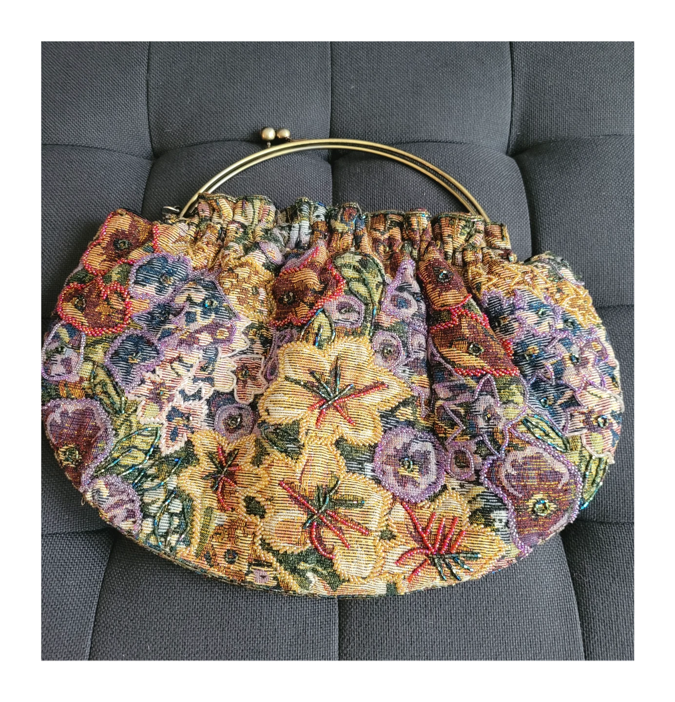 Vintage Floral Tapestry Kiss Lock Handbag with Metal Handle
