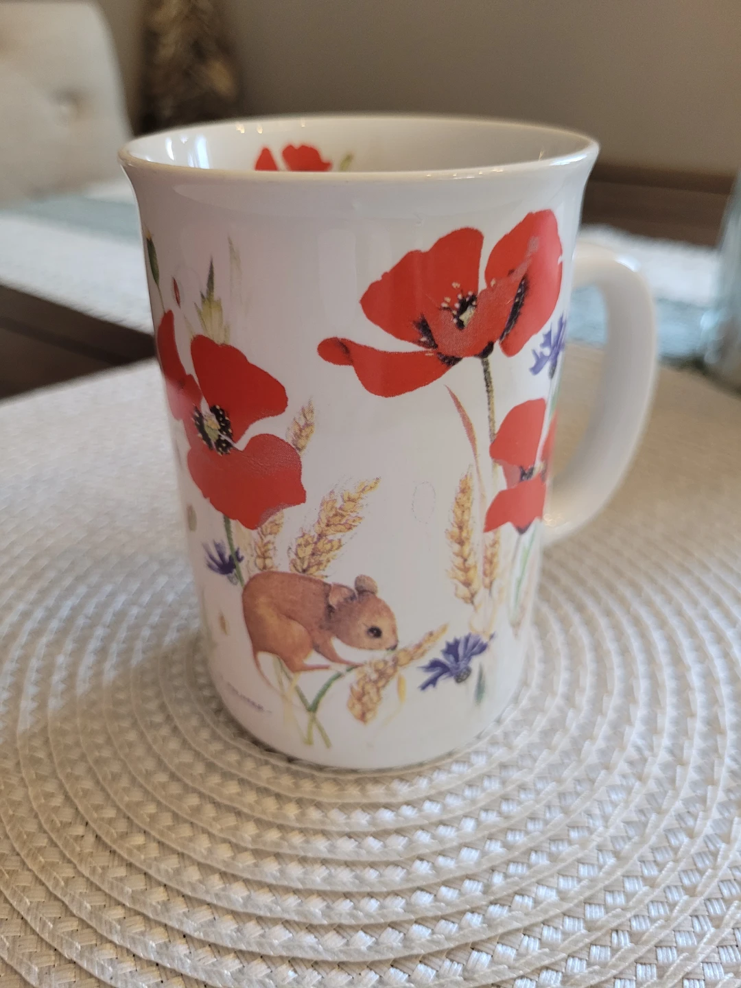 🐭 Vintage Floral Capilano Mouse Mug – Canadian Design ☕🌾
