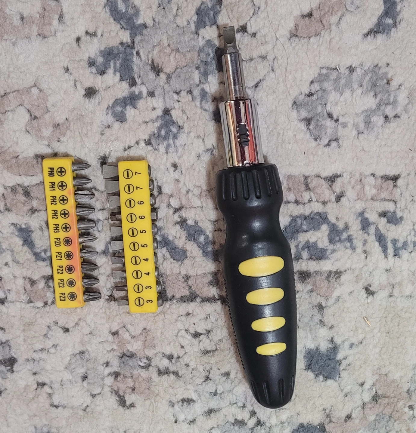 Ratchet Screwdriver Set with Assorted Bits - photo 2
