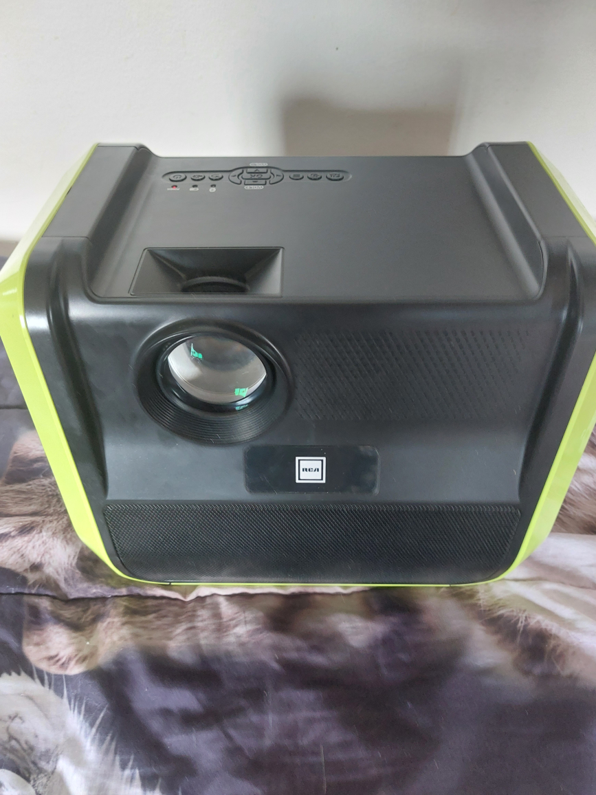 RCA RPJ060 Portable Entertainment System Projector