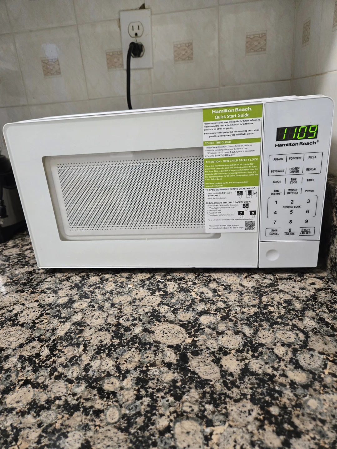 Hamilton Beach Microwave - photo 3
