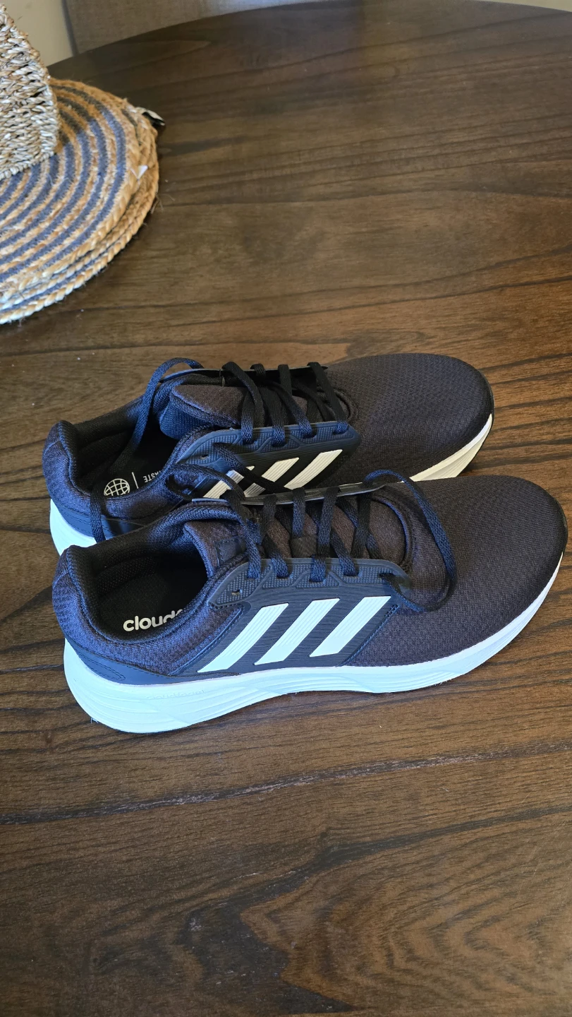 NEW Adidas Cloudfoam Comfort Running Shoes - Black - Size 11