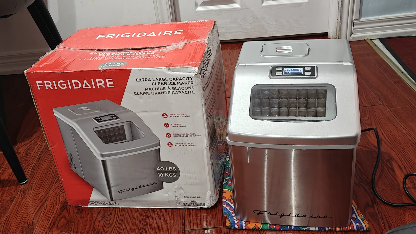 Frigidaire Extra Large Capacity Clear Ice Maker