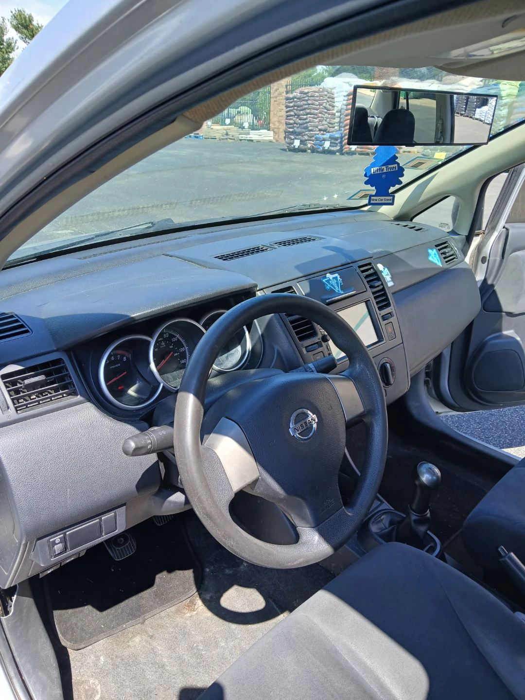 Silver Nissan Versa Sedan - photo 5