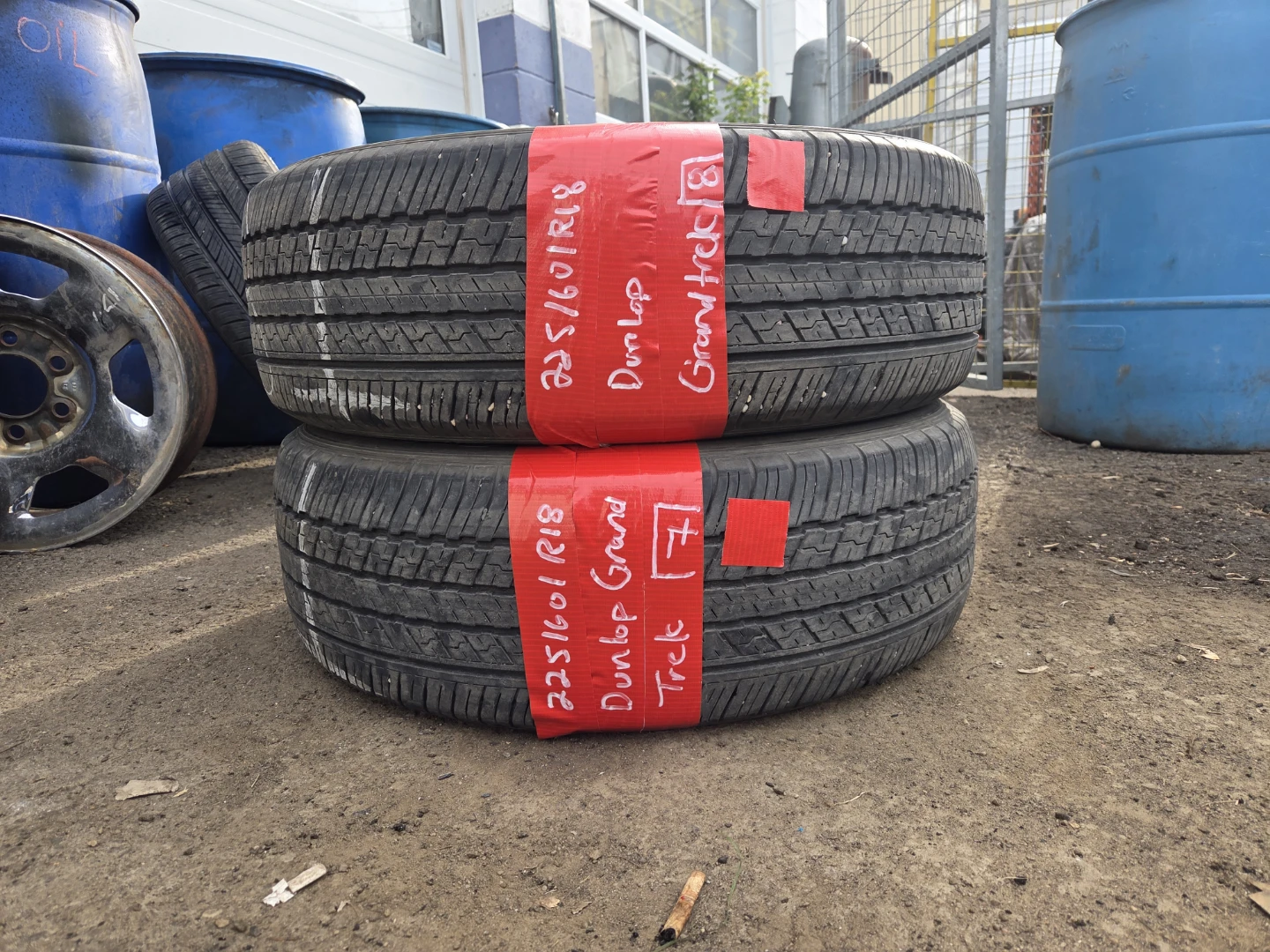 Dunlop Grandtrek 225/60R18 Tires (2)