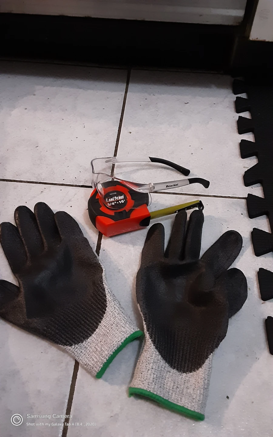 Lufkin 3/4" x 16' Tape Measure, Safety Glasses & Gloves