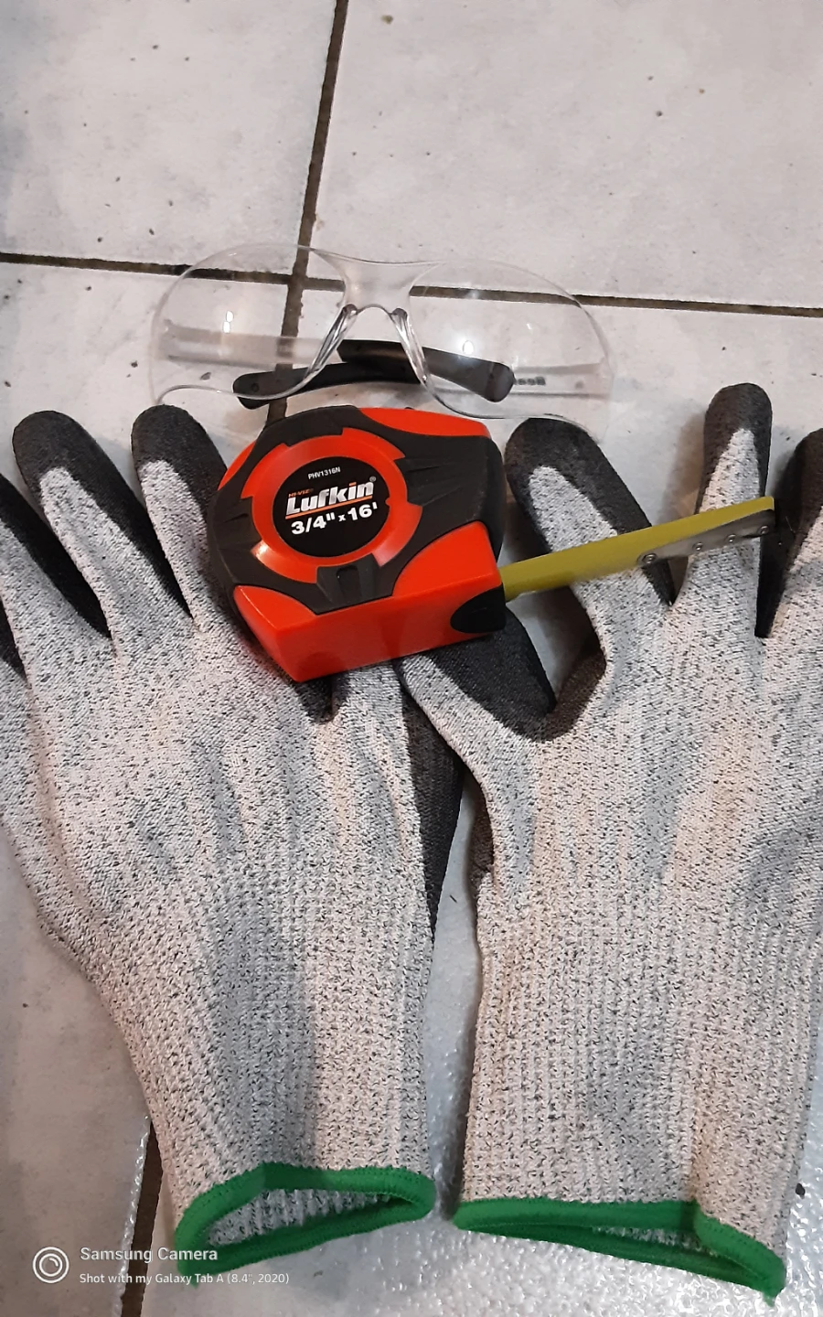 Lufkin 3/4" x 16' Tape Measure, Safety Glasses & Gloves - photo 2