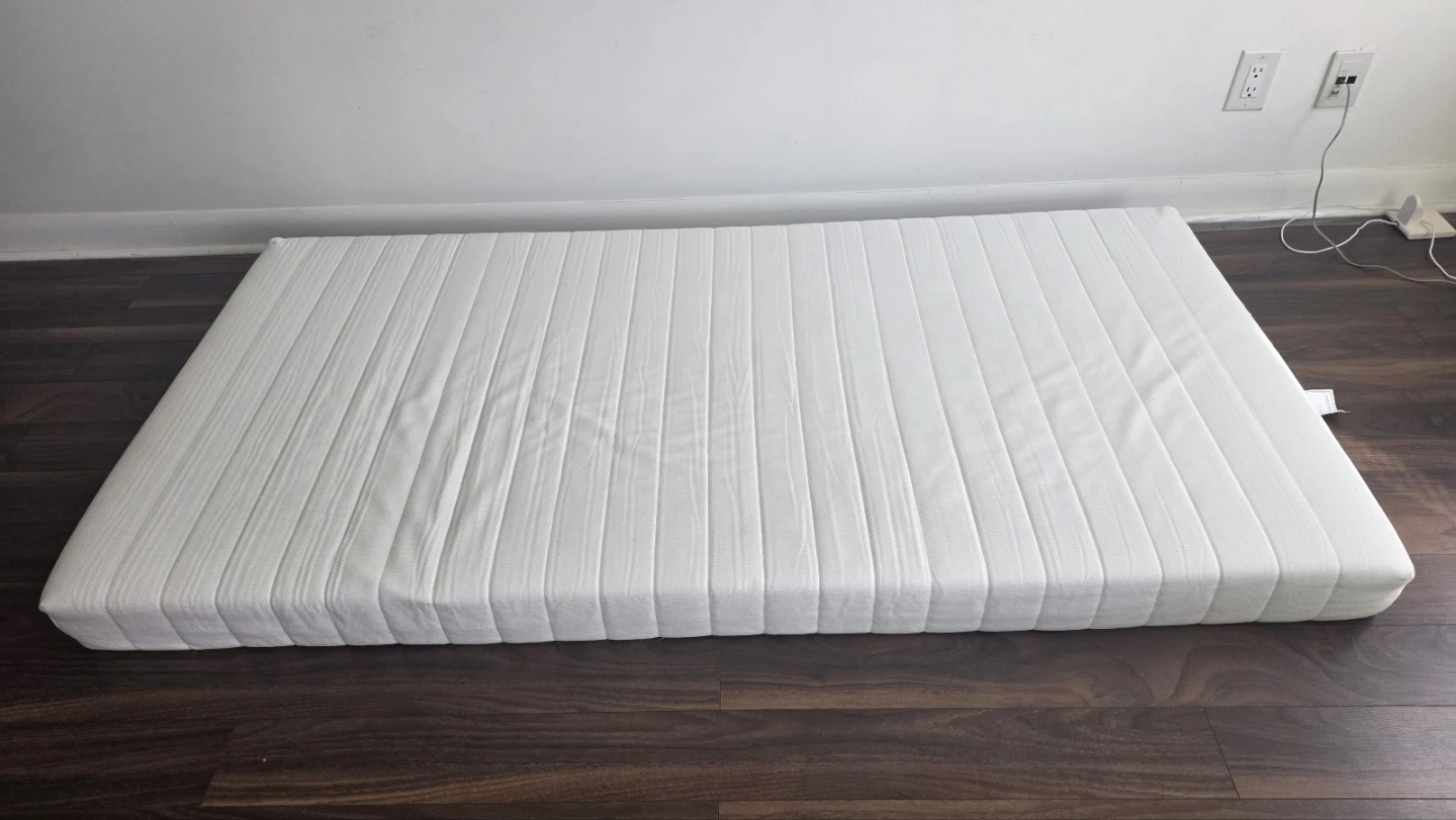 [Free] 2 Mattresses (IKEA Double / Single) - photo 3