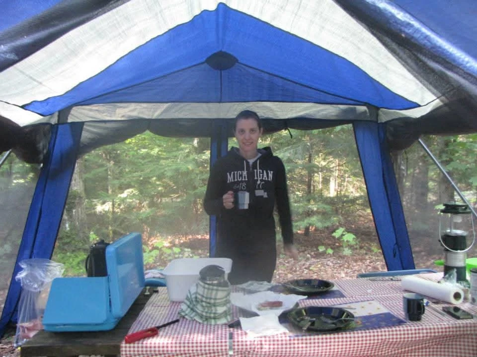Blue and white camping shelter - photo 2