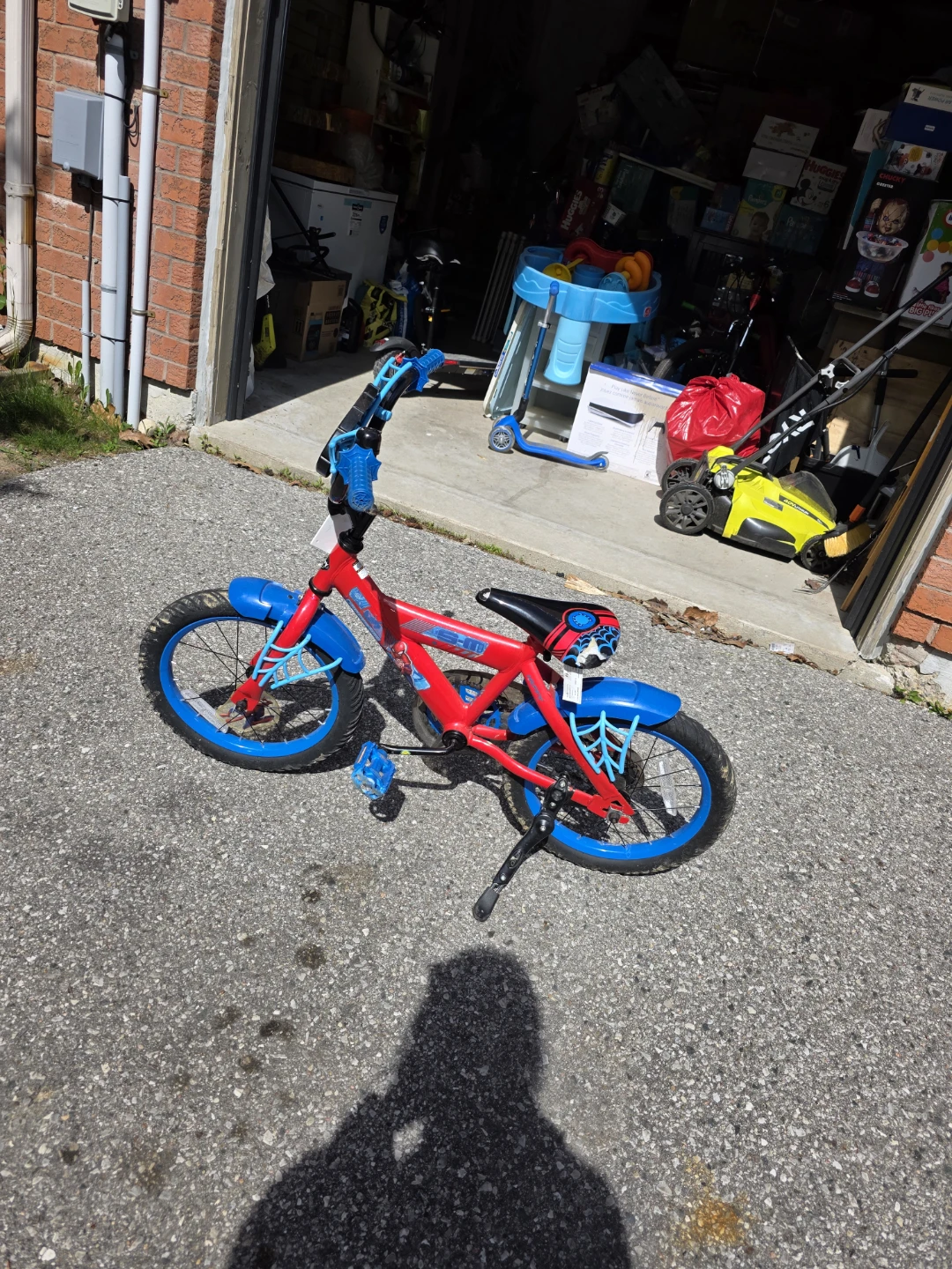 Kids Spiderman Bike 16 inch with training wheel - photo 2