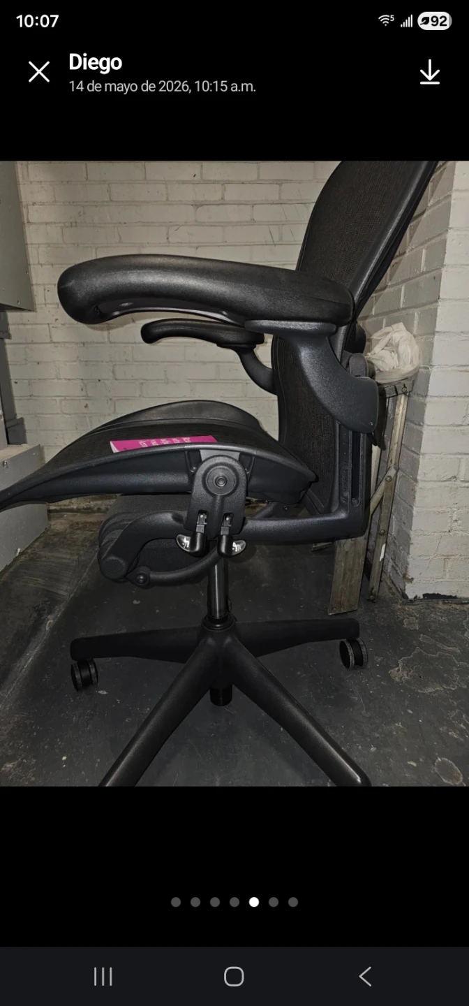Herman Miller Aeron Chair - photo 3