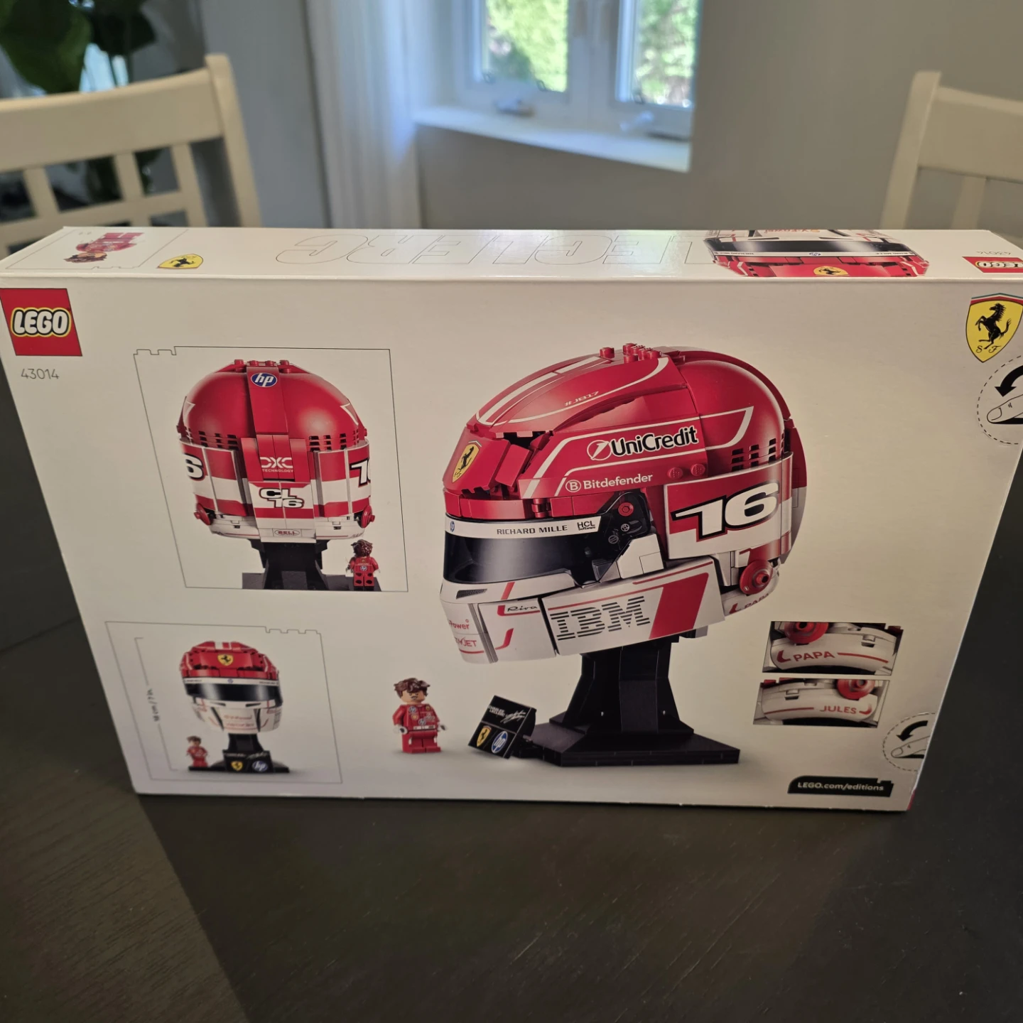 LEGO Scuderia Ferrari HP Charles Leclerc Helmet 43014 - photo 2