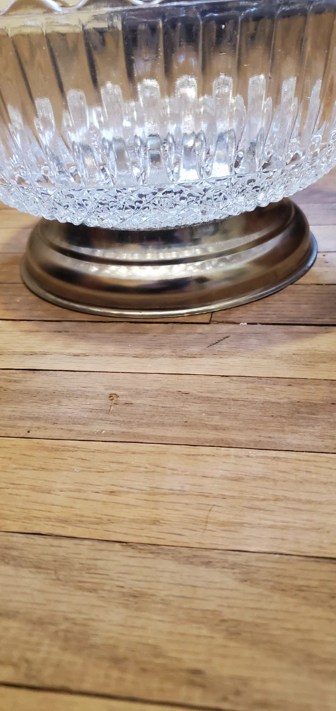Crystal serving bowl with metal base - photo 2