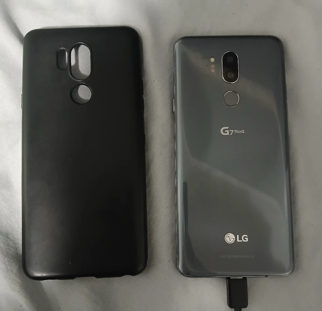 LG G7 ThinQ perfect condition - photo 2