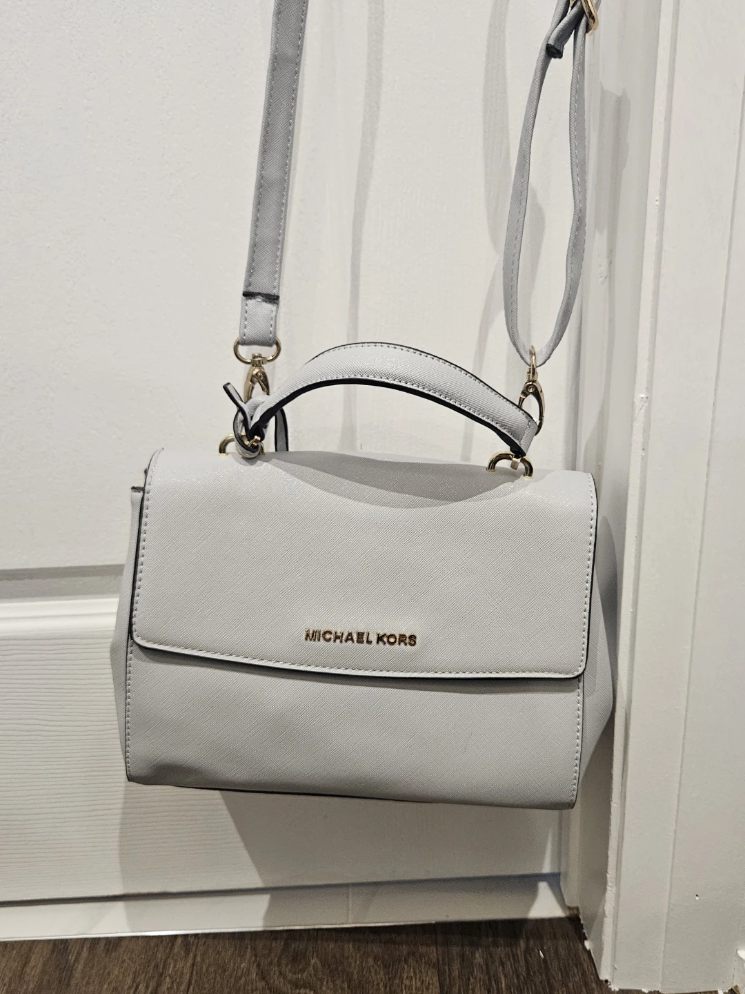 Michael Kors Light Grey Leather Shoulder Bag - photo 3