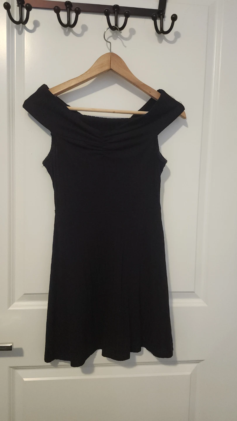 Black Off-the-Shoulder Mini Dress - photo 2