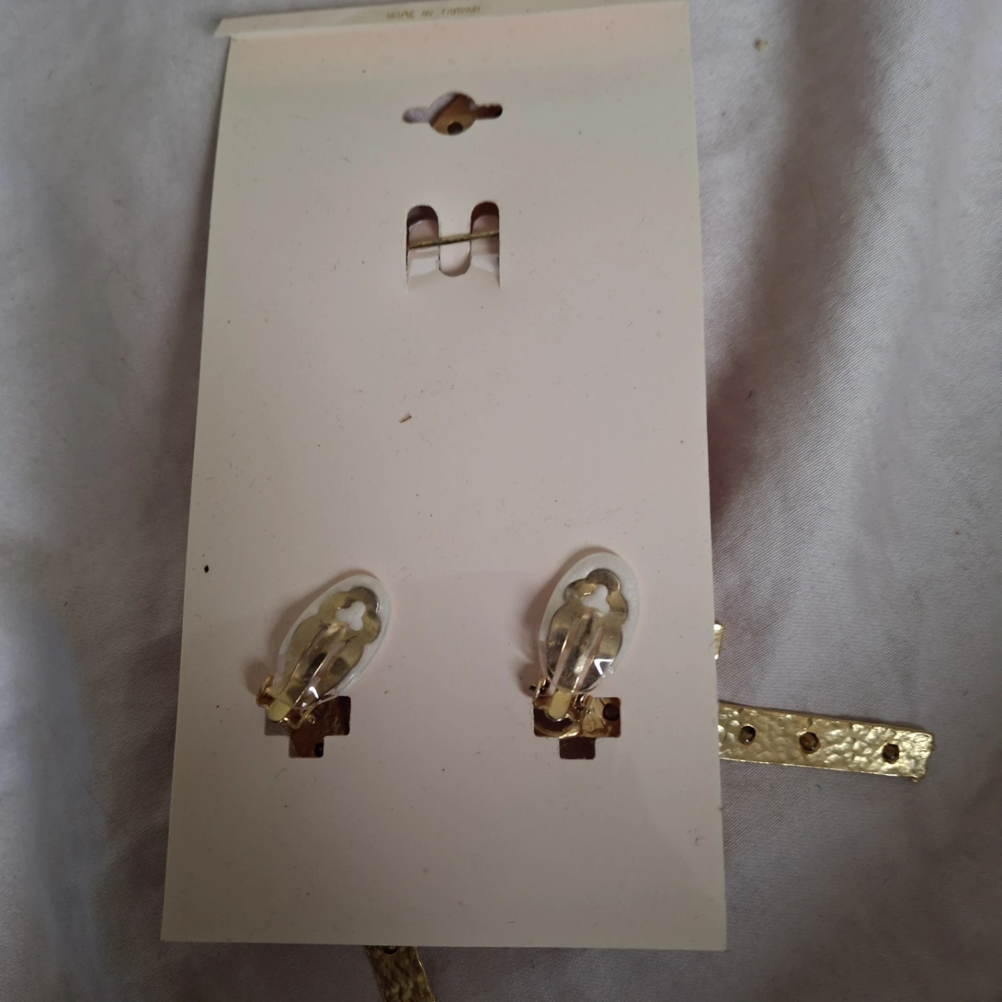 Gold toned Cross brooch and Earring Set - photo 3